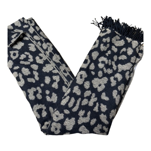 Mark and Graham Black Animal Print Cheetah Print Blanket Style Wrap Fringe Scarf - Picture 1 of 4